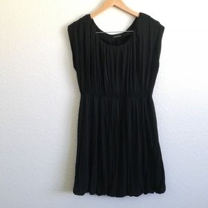 🌷 Black Top with Cinched Waist